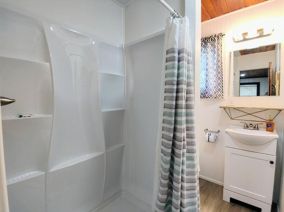 #09 - Large Lakeview One Bedroom- Pet Friendly Hot Springs Ngoại thất bức ảnh